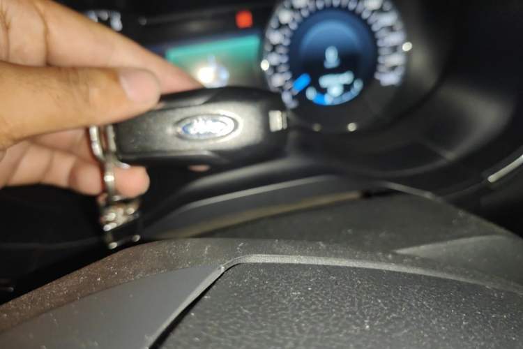 Used Ford Edge 2015 2.0T GTDi Four-Wheel Drive Prestige Model Vehicle Key