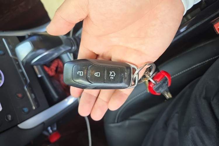 Used Ford Edge 2015 2.0T GTDi Four-Wheel Drive Prestige Model Vehicle Key