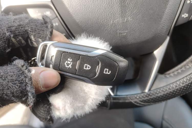 Used Ford Edge 2015 2.0T GTDi Two-Wheel-Drive High-Line Version Vehicle Key