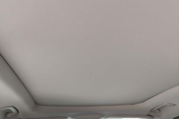 Used Ford Edge 2015 2.0T GTDi 4x4 High-Grade Model Headliner