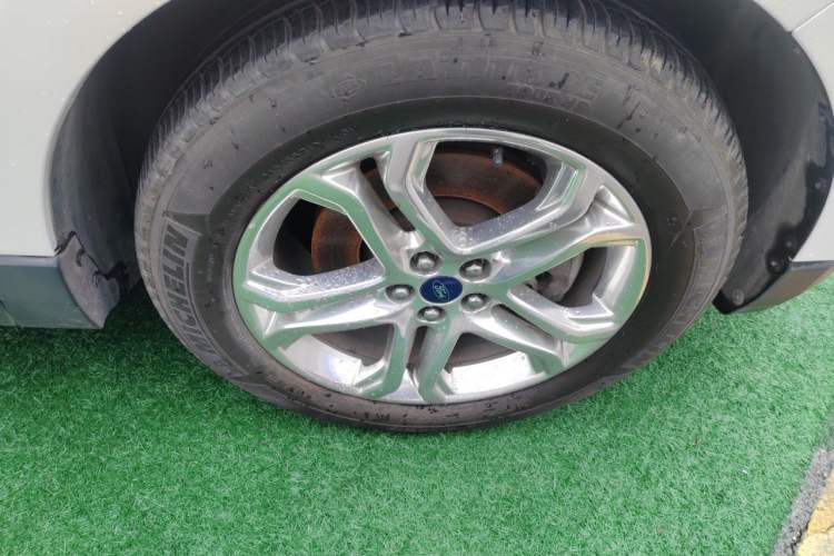 Used Ford Edge 2015 2.0T GTDi 4x4 High-Grade Model Right Front Wheel Hub