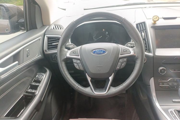 Used Ford Edge 2015 2.0T GTDi 4x4 High-Grade Model Steering Wheel