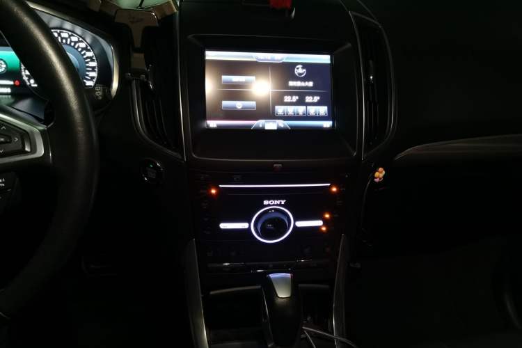 Used Ford Edge 2015 2.7T GTDi 4x4 Prestige 7-Seater Audio And AC Panel