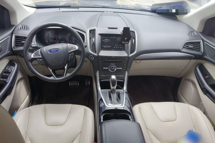 Used Ford Edge 2015 2.0T GTDi Four-Wheel Drive Prestige Model Center Console
