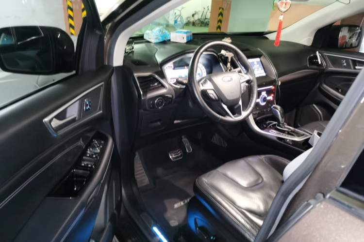 Used Ford Edge 2015 2.7T GTDi 4x4 Prestige 7-Seater Driver Seat
