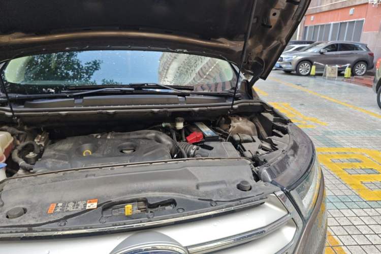 Used Ford Edge 2015 2.0T GTDi 4x4 High-Grade Model Engine Bay Left