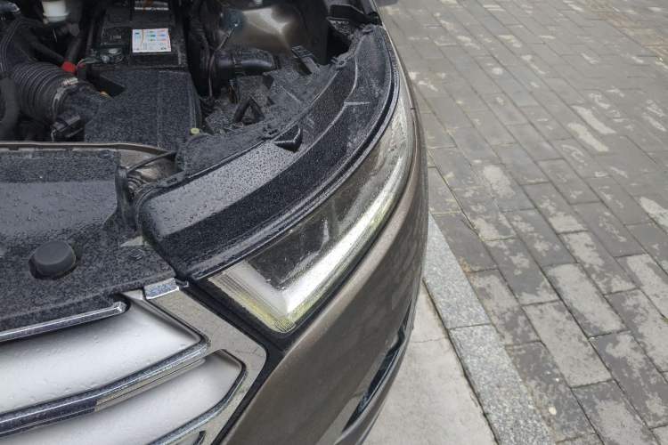 Used Ford Edge 2015 2.0T GTDi Four-Wheel Drive Prestige Model Engine Bay Left