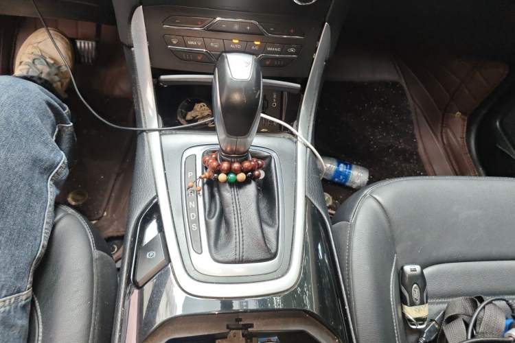 Used Ford Edge 2015 2.0T GTDi 4x4 High-Grade Model Gear Lever