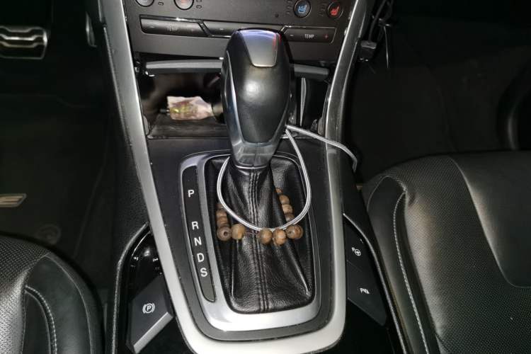 Used Ford Edge 2015 2.7T GTDi 4x4 Prestige 7-Seater Gear Lever