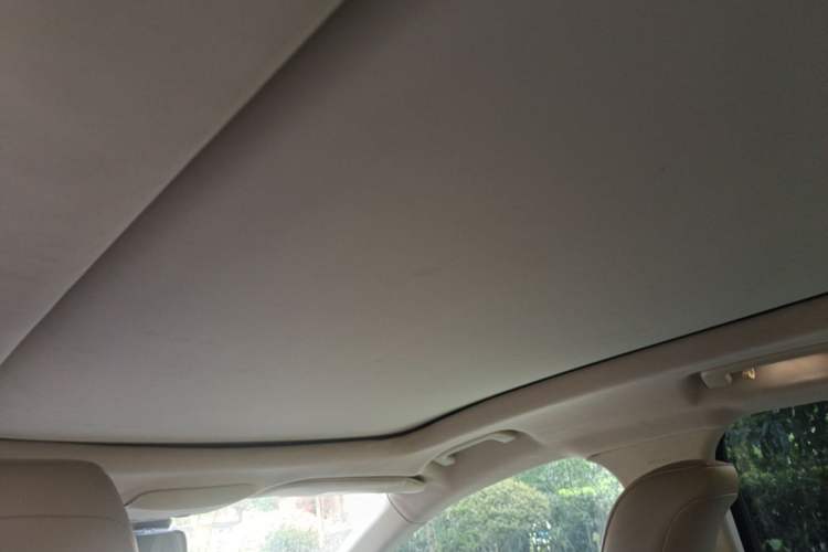 Used Ford Edge 2015 2.0T GTDi 4x4 High-Grade Model Headliner