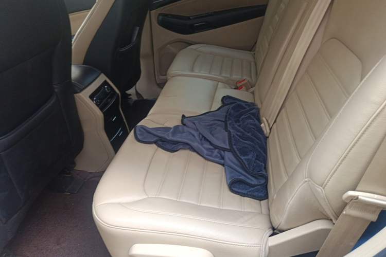 Used Ford Edge 2015 2.0T GTDi 4x4 High-Grade Model Left Rear Seat