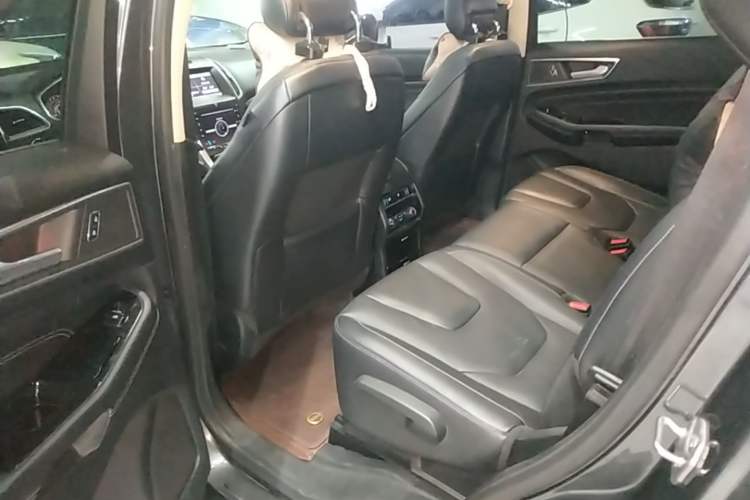 Used Ford Edge 2015 2.0T GTDi Four-Wheel Drive Prestige Model Left Rear Seat