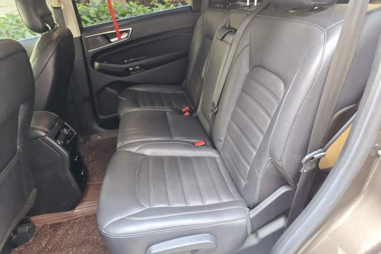 Used Ford Edge 2015 2.0T GTDi 4x4 High-Grade Model Left Rear Seat