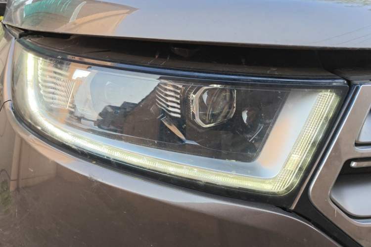 Used Ford Edge 2015 2.0T GTDi Four-Wheel Drive Prestige Model Right Front Headlight