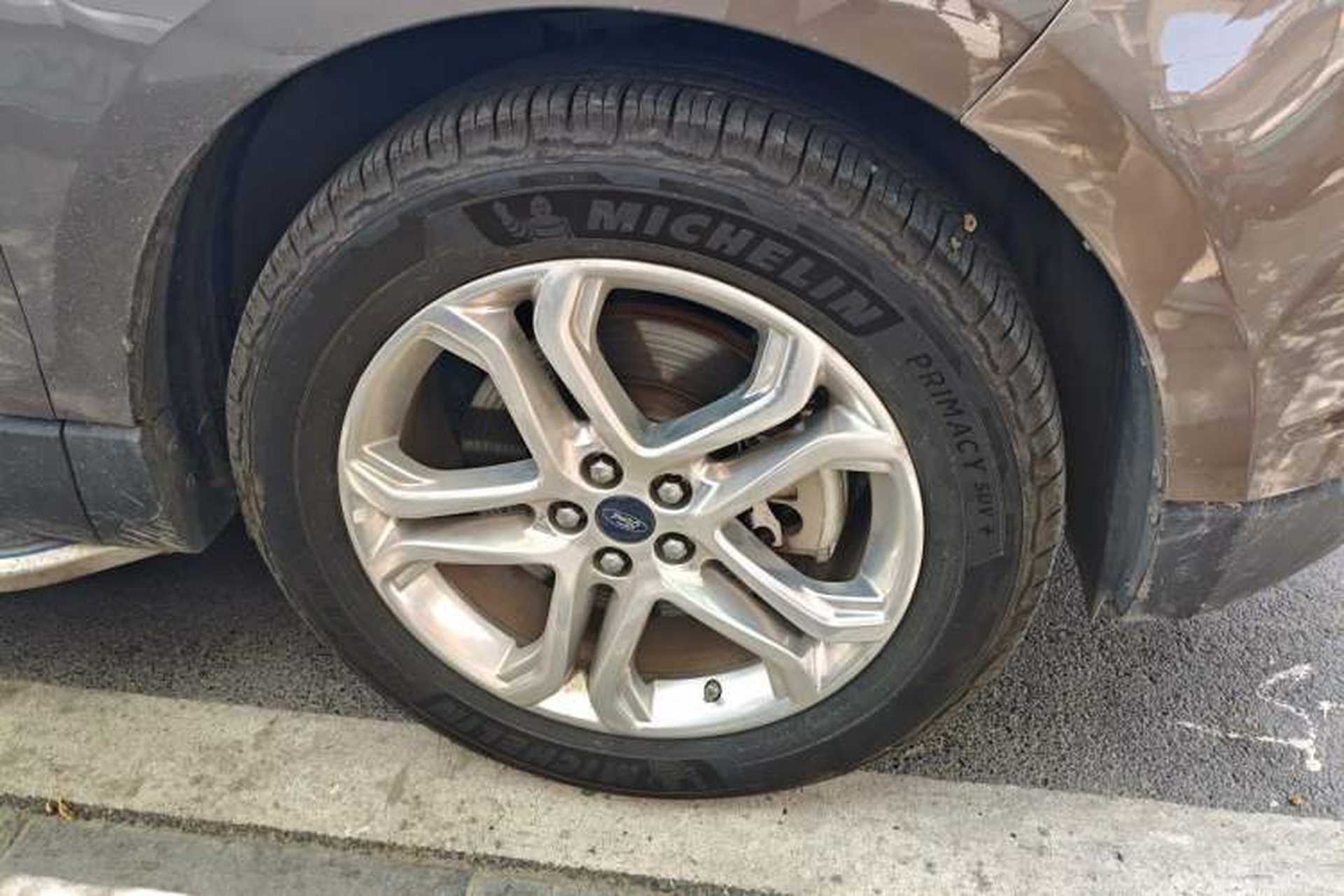Used Ford Edge 2015 2.0T GTDi Two-Wheel-Drive High-Line Version Right Front Wheel Hub