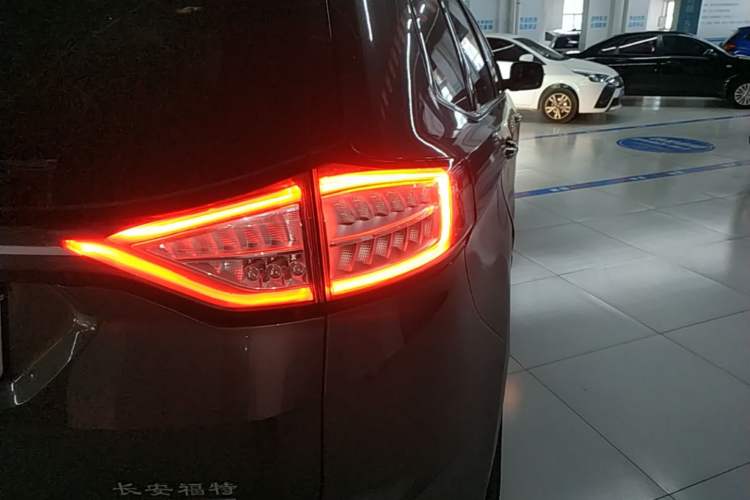 Used Ford Edge 2015 2.0T GTDi Four-Wheel Drive Prestige Model Right Rear Taillight