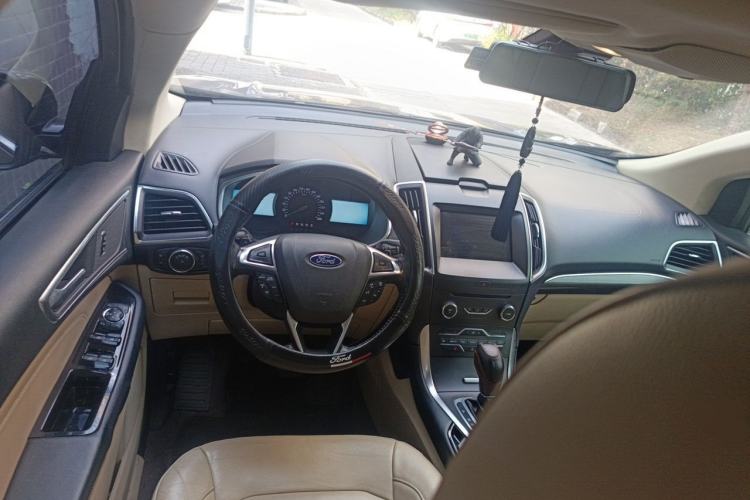 Used Ford Edge 2015 2.0T GTDi 4x4 High-Grade Model Steering Wheel