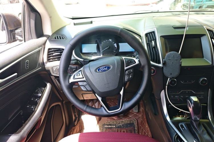 Used Ford Edge 2015 2.0T GTDi Two-Wheel-Drive High-Line Version Steering Wheel