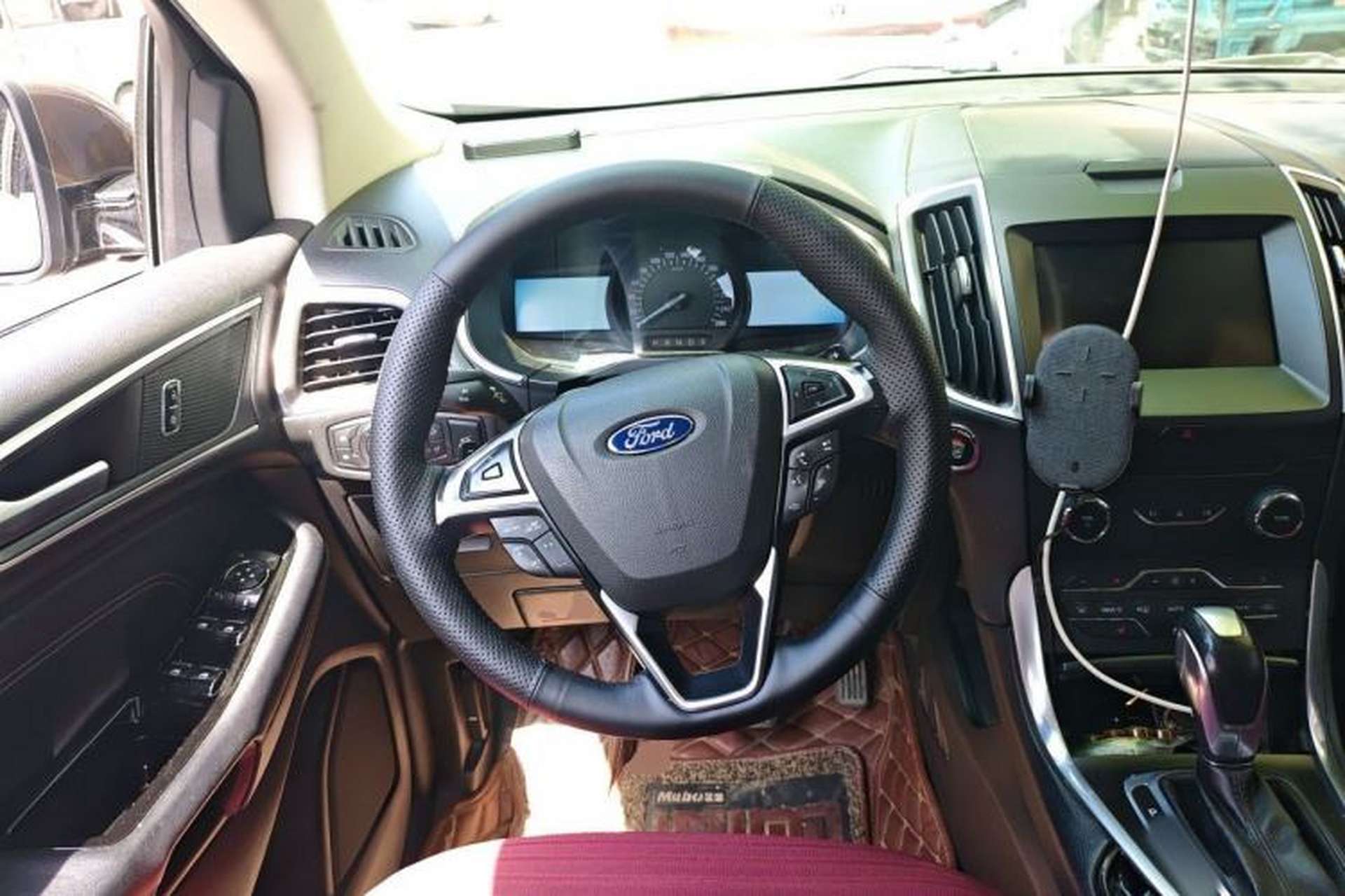 Used Ford Edge 2015 2.0T GTDi Two-Wheel-Drive High-Line Version Steering Wheel