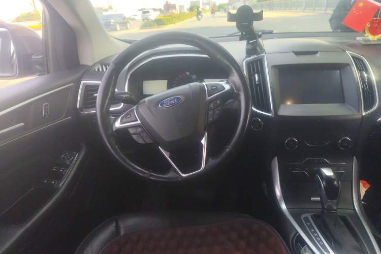 Used Ford Edge 2015 2.0T GTDi 4x4 High-Grade Model Steering Wheel
