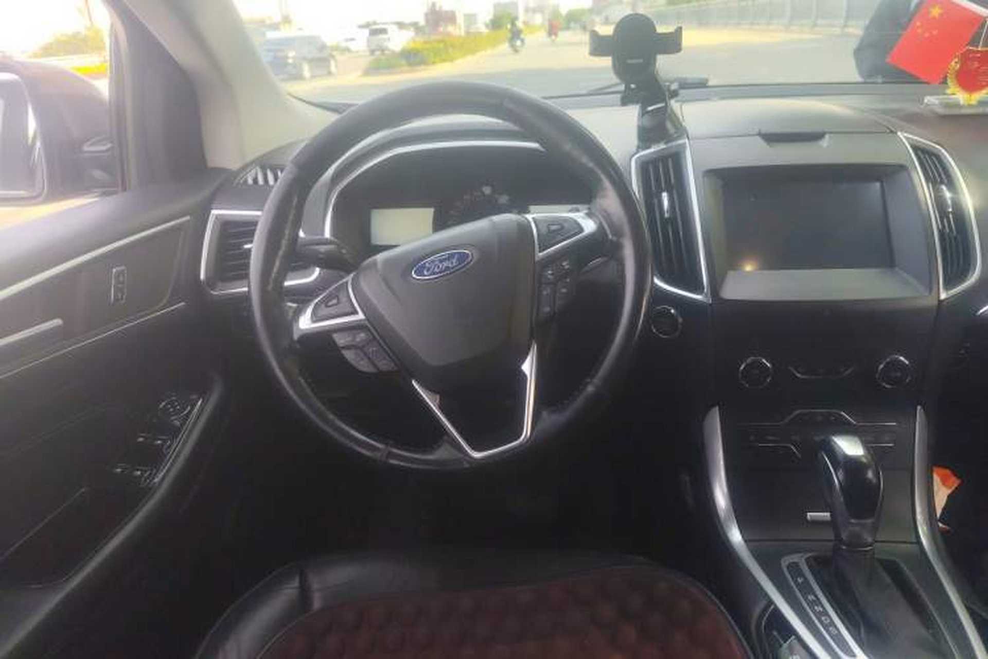 Used Ford Edge 2015 2.0T GTDi 4x4 High-Grade Model Steering Wheel