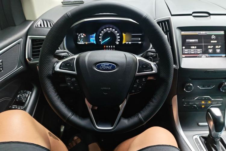 Used Ford Edge 2015 2.0T GTDi 4x4 High-Grade Model Steering Wheel