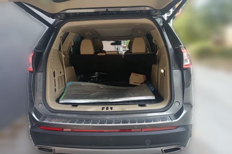 Used Ford Edge 2015 2.0T GTDi 4x4 High-Grade Model Trunk