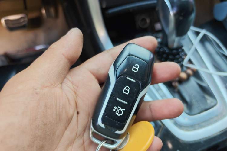 Used Ford Edge 2015 2.0T GTDi Four-Wheel Drive Prestige Model Vehicle Key