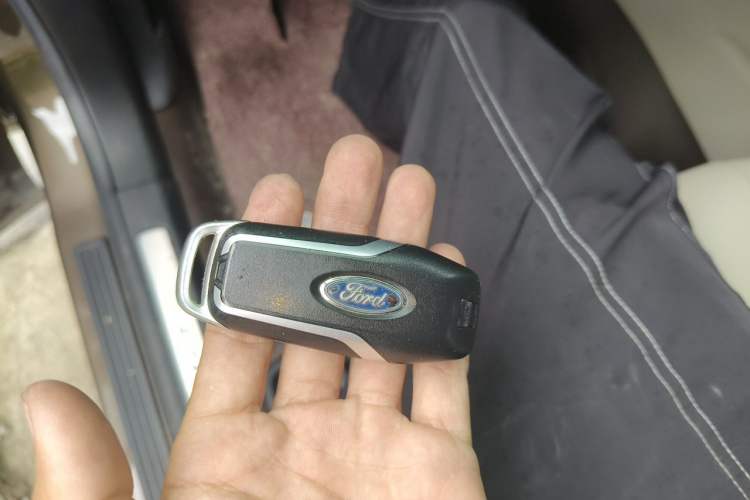 Used Ford Edge 2015 2.0T GTDi Four-Wheel Drive Prestige Model Vehicle Key