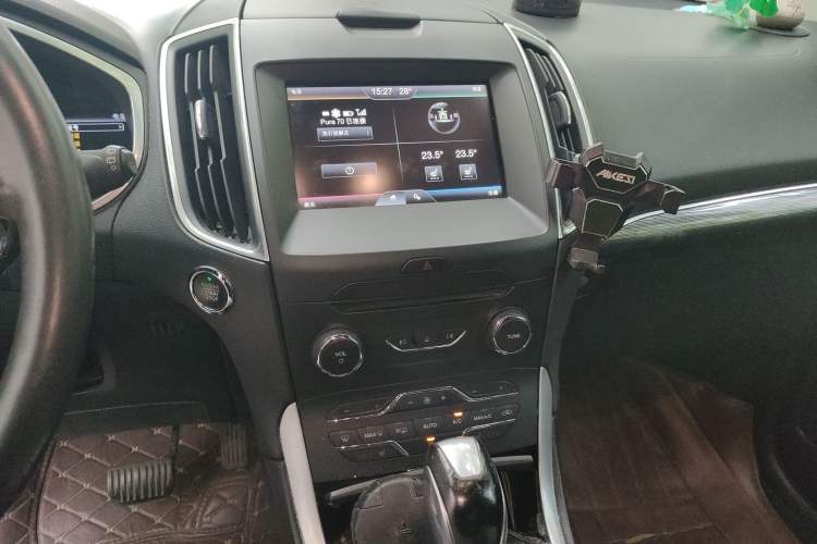 Used Ford Edge 2015 2.0T GTDi Two-Wheel-Drive High-Line Version Audio And AC Panel