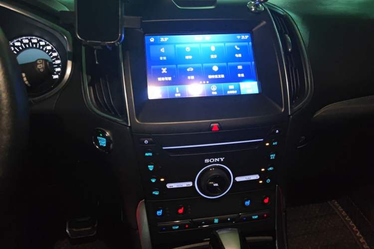Used Ford Edge 2015 2.0T GTDi Four-Wheel Drive Prestige Model Audio And AC Panel