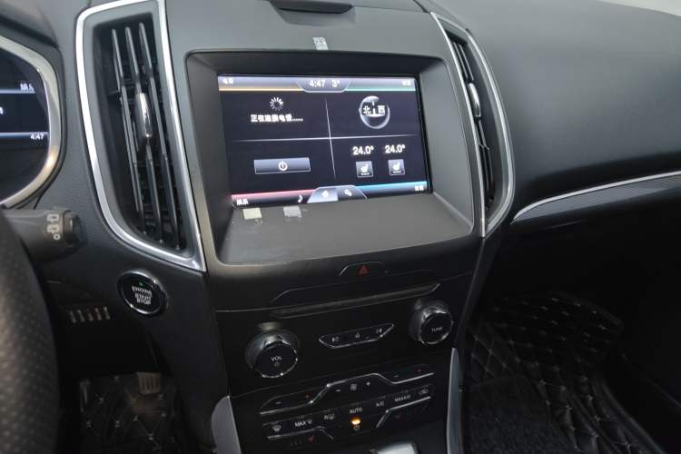 Used Ford Edge 2015 2.0T GTDi Two-Wheel-Drive High-Line Version Audio And AC Panel