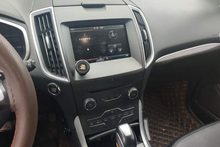 Used Ford Edge 2015 2.0T GTDi Two-Wheel-Drive High-Line Version Audio And AC Panel