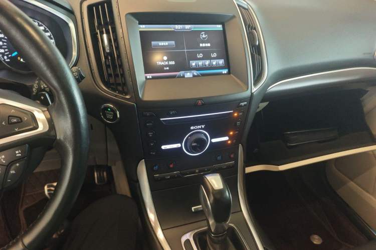 Used Ford Edge 2015 2.7T GTDi 4x4 Prestige 7-Seater Audio And AC Panel