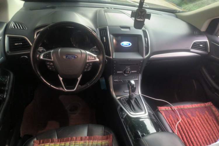 Used Ford Edge 2015 2.0T GTDi Four-Wheel Drive Prestige Model Center Console
