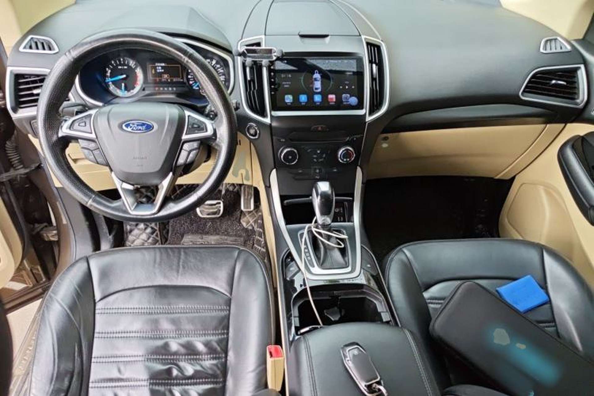 Used Ford Edge 2015 2.0T GTDi Two-Wheel-Drive Elite Edition Center Console