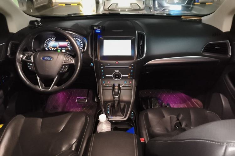 Used Ford Edge 2015 2.0T GTDi Four-Wheel Drive Prestige Model Center Console