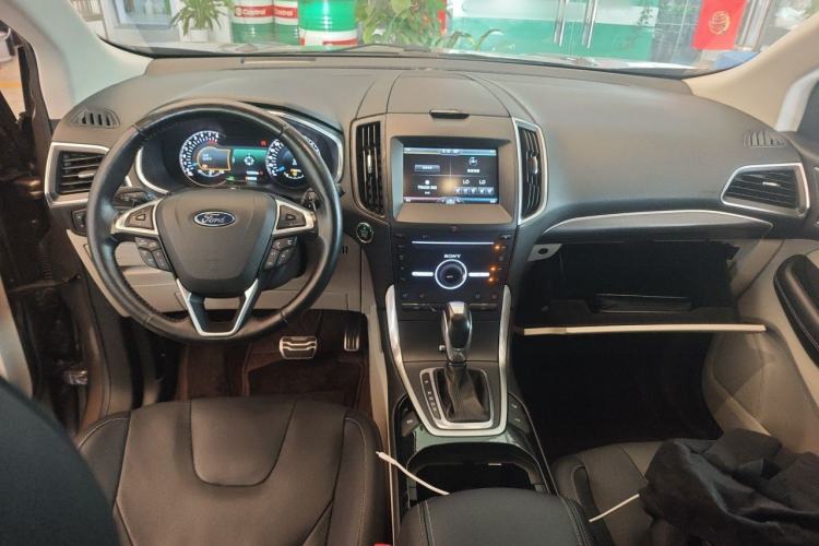 Used Ford Edge 2015 2.7T GTDi 4x4 Prestige 7-Seater Center Console