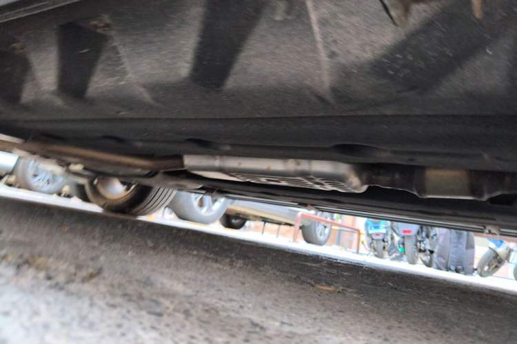 Used Ford Edge 2015 2.0T GTDi Two-Wheel-Drive High-Line Version Chassis Front Right
