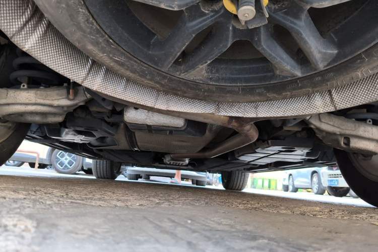 Used Ford Edge 2015 2.0T GTDi Two-Wheel-Drive High-Line Version Chassis Rear