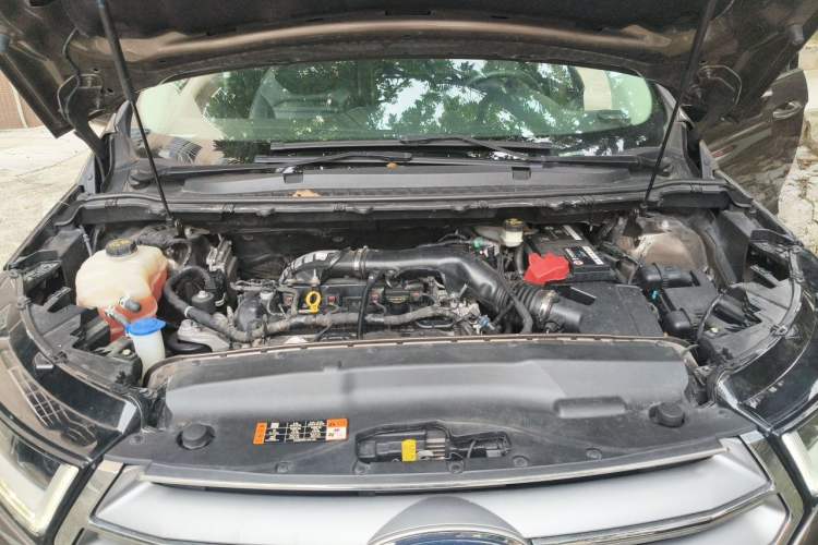 Used Ford Edge 2015 2.0T GTDi Two-Wheel-Drive High-Line Version Engine Bay
