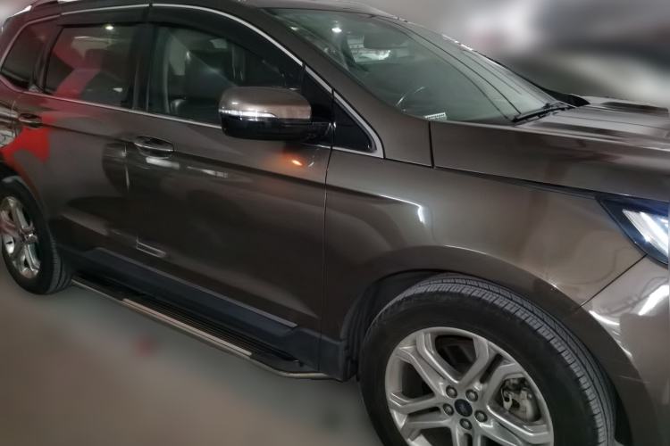 Used Ford Edge 2015 2.0T GTDi 4x4 High-Grade Model Front Right 45 Deg