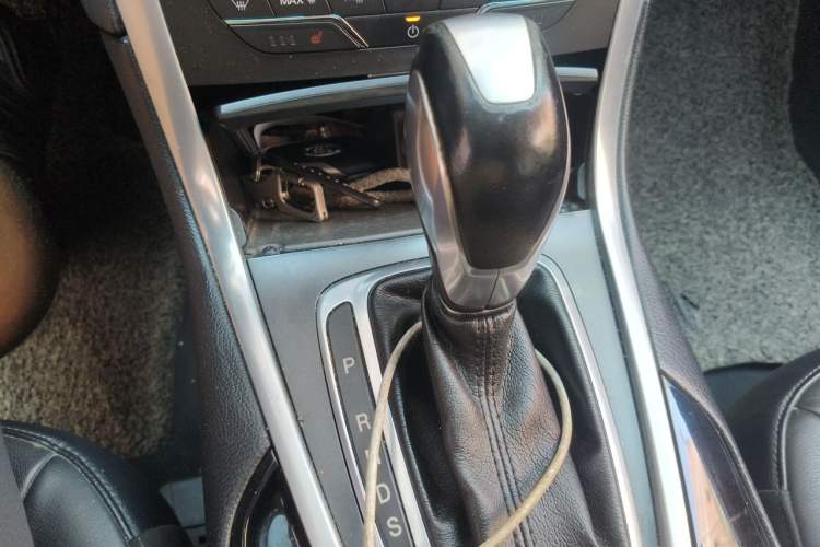 Used Ford Edge 2015 2.0T GTDi 4x4 High-Grade Model Gear Lever