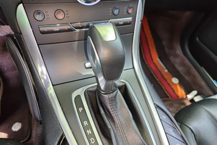 Used Ford Edge 2015 2.0T GTDi Four-Wheel Drive Prestige Model Gear Lever