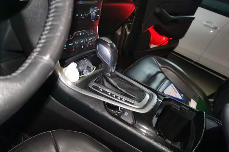 Used Ford Edge 2015 2.0T GTDi 4x4 High-Grade Model Gear Lever