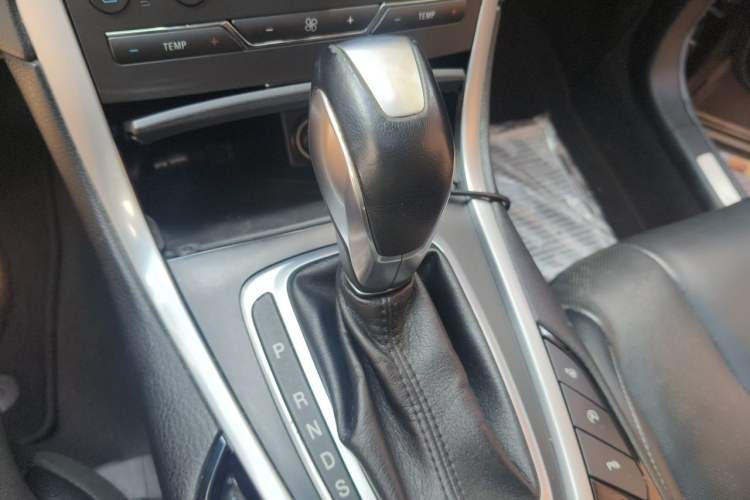 Used Ford Edge 2015 2.0T GTDi Four-Wheel Drive Prestige Model Gear Lever