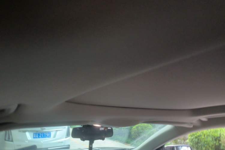 Used Ford Edge 2015 2.0T GTDi Four-Wheel Drive Prestige Model Headliner