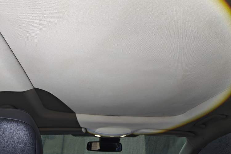 Used Ford Edge 2015 2.0T GTDi Two-Wheel-Drive High-Line Version Headliner