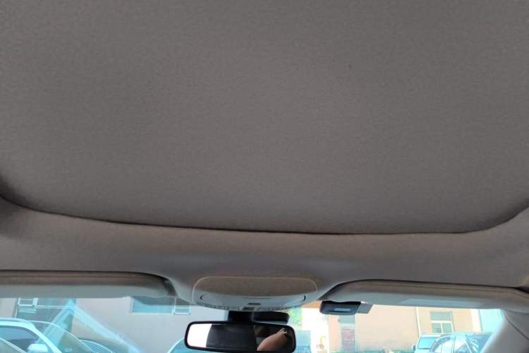 Used Ford Edge 2015 2.0T GTDi Two-Wheel-Drive High-Line Version Headliner