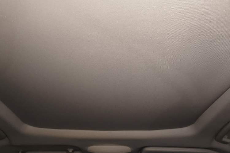Used Ford Edge 2015 2.0T GTDi Four-Wheel Drive Prestige Model Headliner